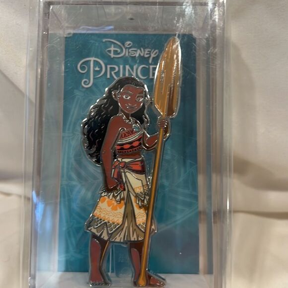 Disney Princess Moana Figpin #687 NEW 3 inch pin or free stand - Picture 2 of 4